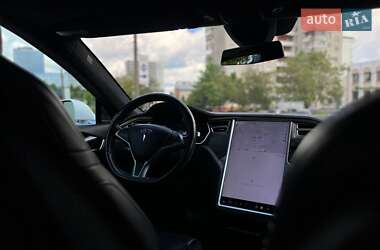 Лифтбек Tesla Model S 2016 в 