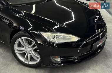 Лифтбек Tesla Model S 2013 в 