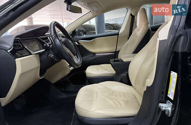 Лифтбек Tesla Model S 2013 в 