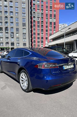 Лифтбек Tesla Model S 2017 в 