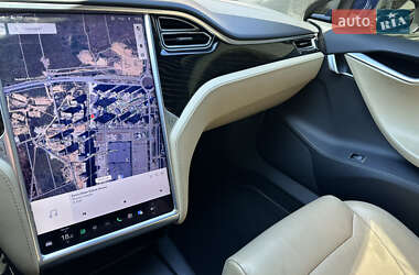Лифтбек Tesla Model S 2017 в 