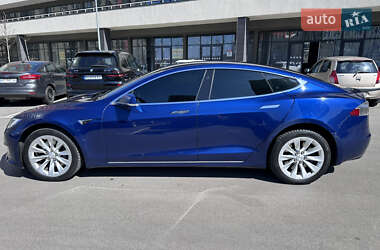 Лифтбек Tesla Model S 2017 в 