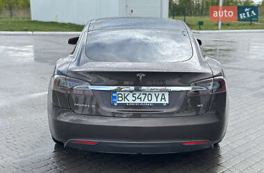 Лифтбек Tesla Model S 2013 в 