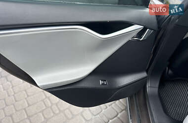 Лифтбек Tesla Model S 2013 в 