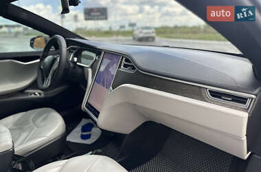 Лифтбек Tesla Model S 2013 в 