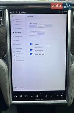 Лифтбек Tesla Model S 2013 в 
