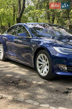 Лифтбек Tesla Model S 2019 в 