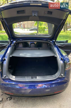 Лифтбек Tesla Model S 2019 в 