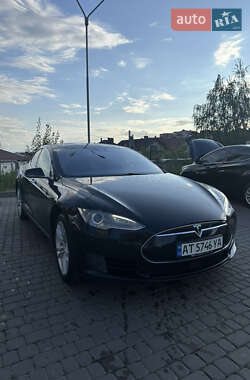 Лифтбек Tesla Model S 2015 в Ивано-Франковске