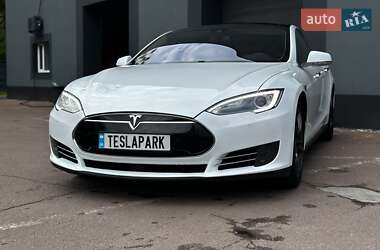 Ліфтбек Tesla Model S 2015 в 