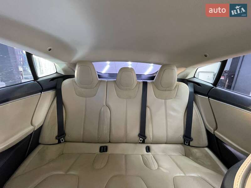Лифтбек Tesla Model S 2014 в Киеве фото 21 Лифтбек Tesla Model S 2014 в Киеве