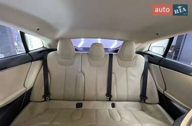 Лифтбек Tesla Model S 2014 в 