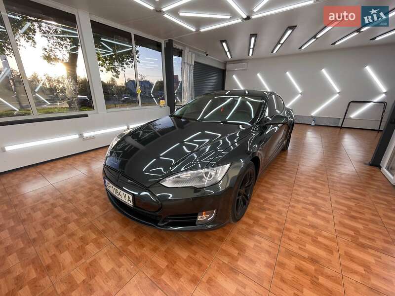 Лифтбек Tesla Model S 2014 в Киеве фото 5 Лифтбек Tesla Model S 2014 в Киеве
