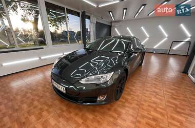 Лифтбек Tesla Model S 2014 в 