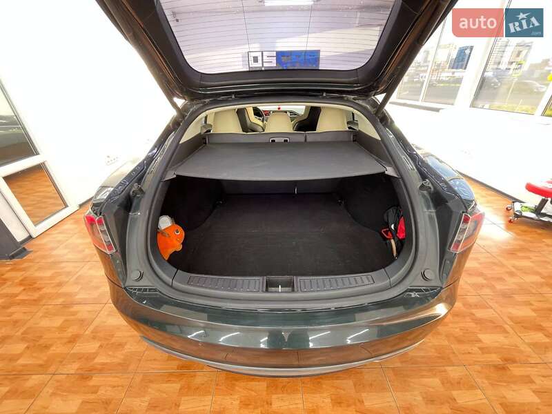 Лифтбек Tesla Model S 2014 в Киеве фото 13 Лифтбек Tesla Model S 2014 в Киеве