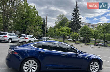 Ліфтбек Tesla Model S 2017 в 