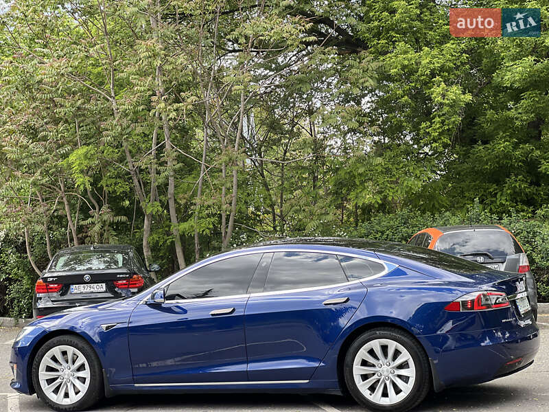 Ліфтбек Tesla Model S 2017 в Дніпрі