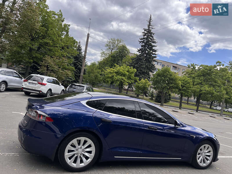 Ліфтбек Tesla Model S 2017 в Дніпрі