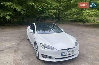 Лифтбек Tesla Model S 2017 в Львове