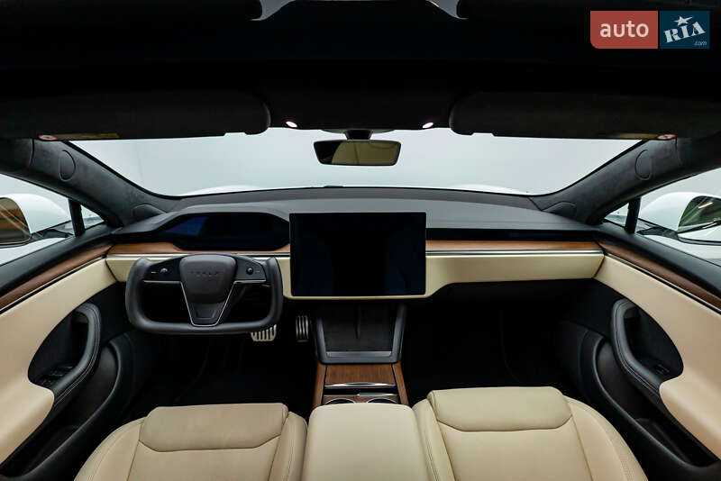 Седан Tesla Model S 2022 в Киеве