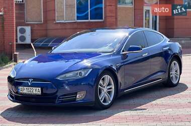 Лифтбек Tesla Model S 2016 в Запорожье