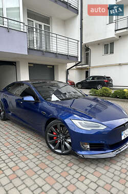 Лифтбек Tesla Model S 2016 в 