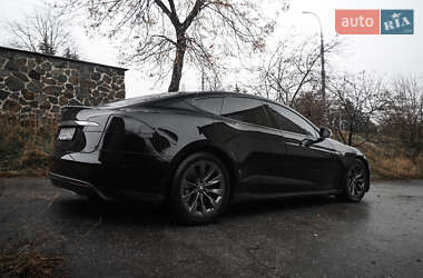 Ліфтбек Tesla Model S 2013 в 