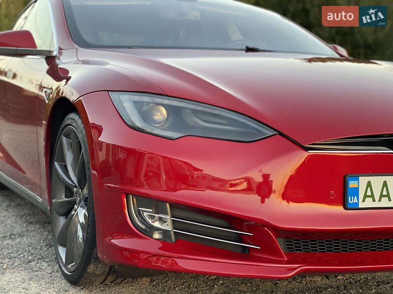 Ліфтбек Tesla Model S 2013 в Києві