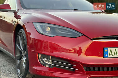 Лифтбек Tesla Model S 2013 в 