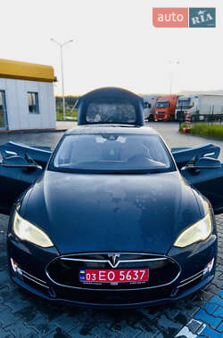 Ліфтбек Tesla Model S 2015 в 