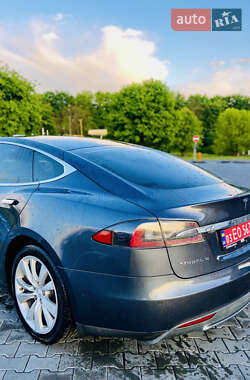 Ліфтбек Tesla Model S 2015 в 