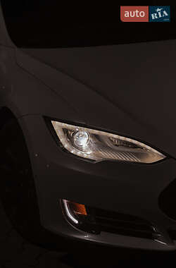 Лифтбек Tesla Model S 2014 в Черновцах