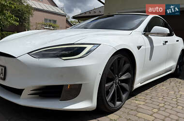 Лифтбек Tesla Model S 2016 в 