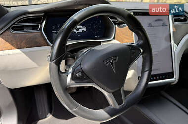 Лифтбек Tesla Model S 2016 в 