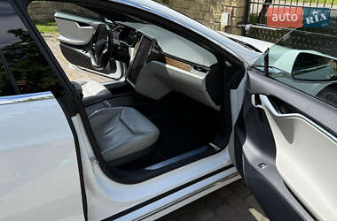 Лифтбек Tesla Model S 2016 в 
