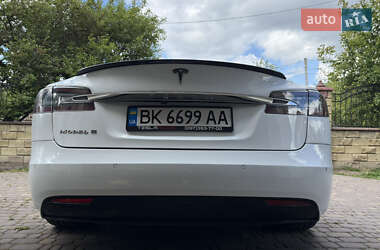 Лифтбек Tesla Model S 2016 в 