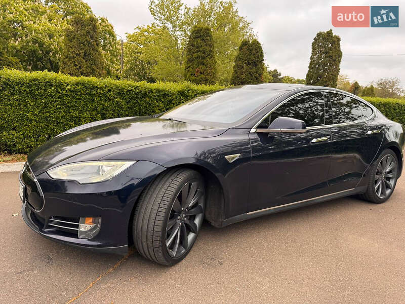 Лифтбек Tesla Model S 2013 в Черноморске