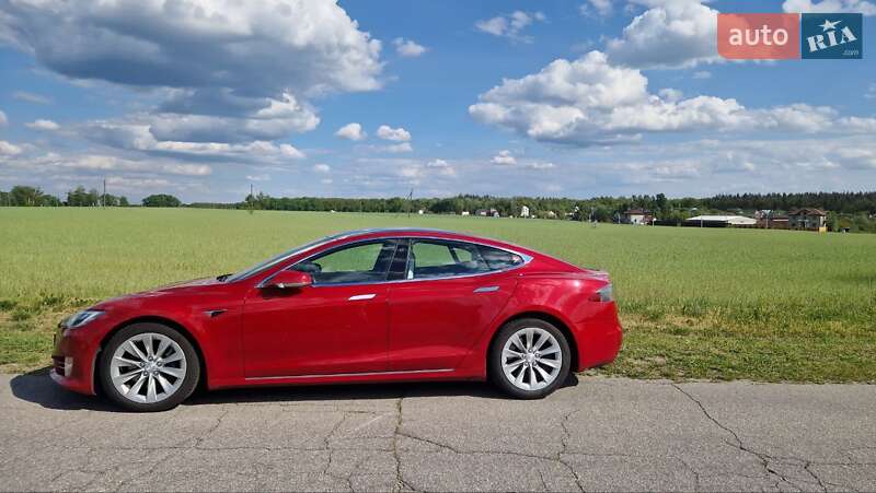Ліфтбек Tesla Model S 2017 в Києві