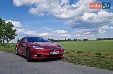 Лифтбек Tesla Model S 2017 в 