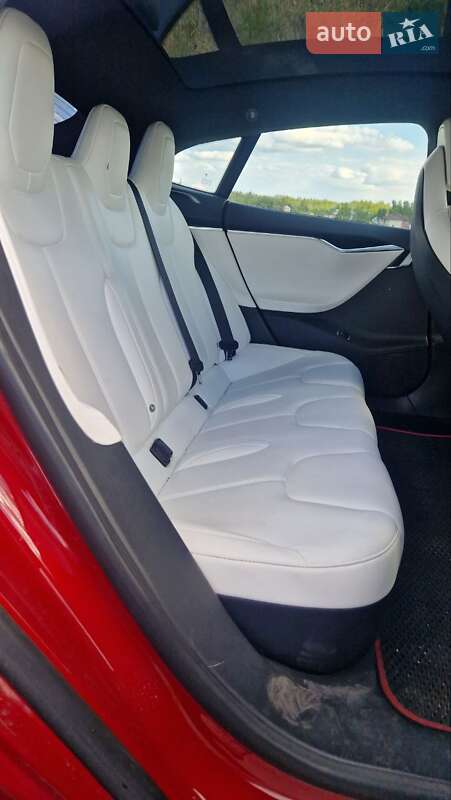 Ліфтбек Tesla Model S 2017 в Києві