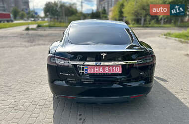 Лифтбек Tesla Model S 2015 в 