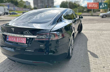 Лифтбек Tesla Model S 2015 в 