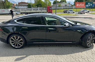 Лифтбек Tesla Model S 2015 в 