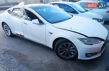 Лифтбек Tesla Model S 2014 в 