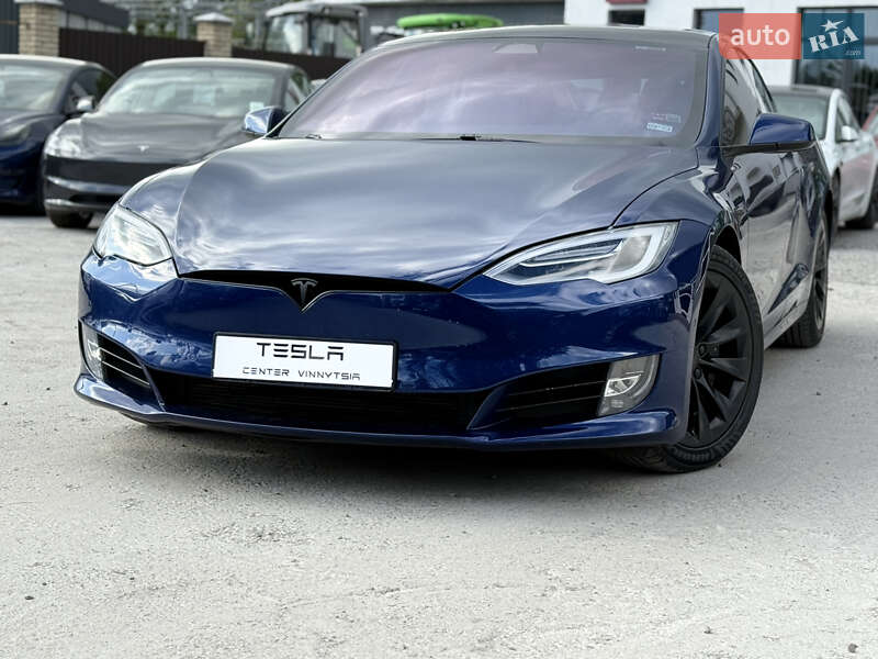 Лифтбек Tesla Model S 2019 в Виннице