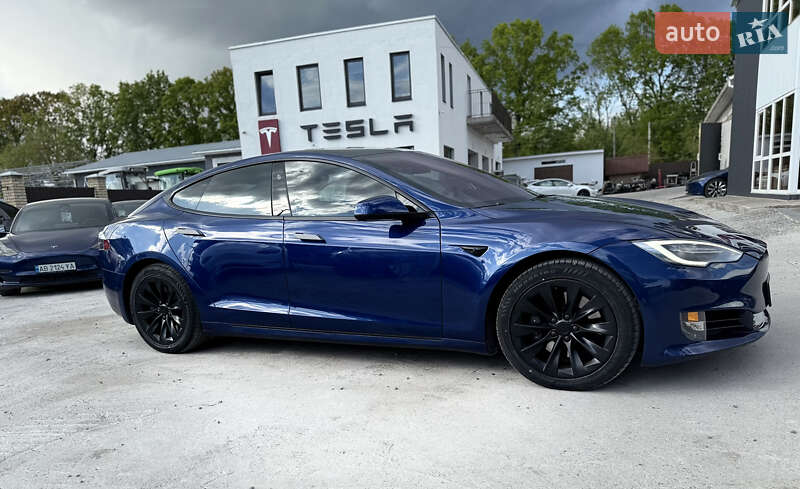 Лифтбек Tesla Model S 2019 в Виннице