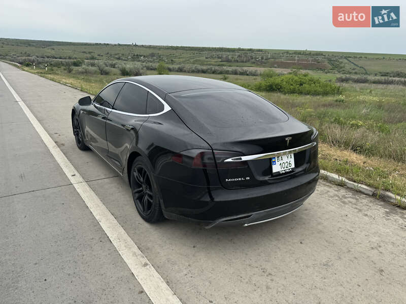 Ліфтбек Tesla Model S 2014 в Миколаєві