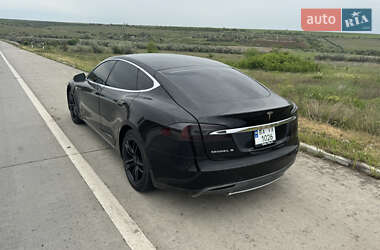 Ліфтбек Tesla Model S 2014 в 