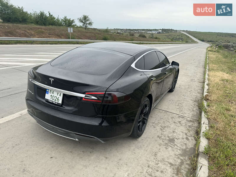 Ліфтбек Tesla Model S 2014 в Миколаєві