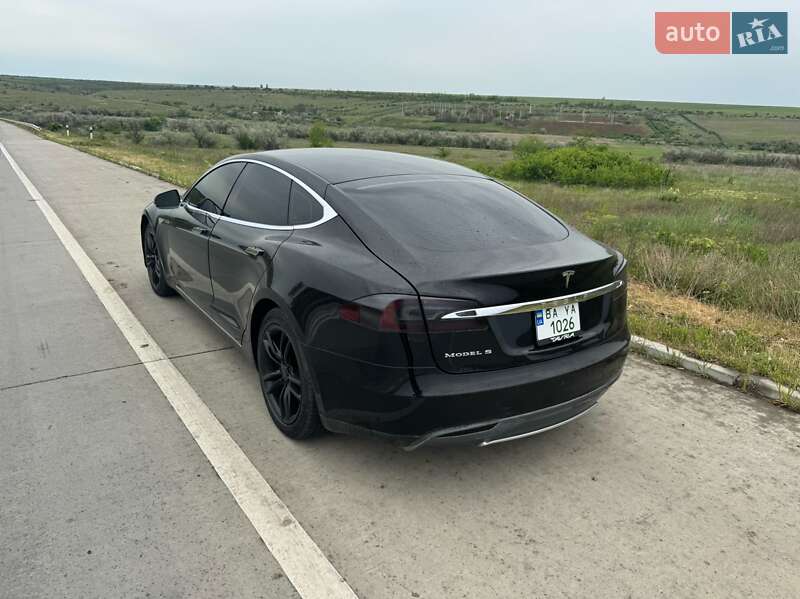 Ліфтбек Tesla Model S 2014 в Миколаєві